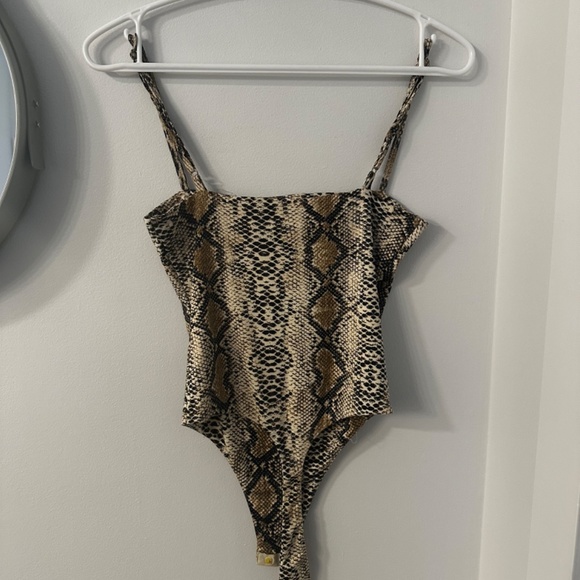 Snake print spaghetti strap bodysuit - Picture 2 of 2